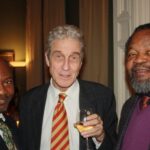 Der Kanzler mit Prinz Bernard Ndouga und HW Dr. Fabian Mmagu, re.