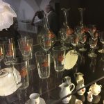 Porzellan und Glas mit Familien Familienwappen